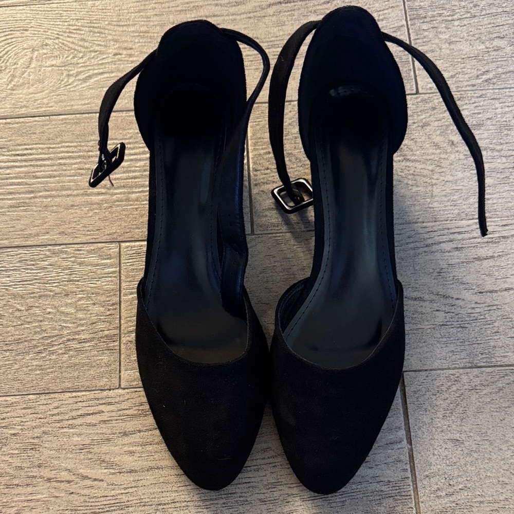 Black faux suede chunky block heels